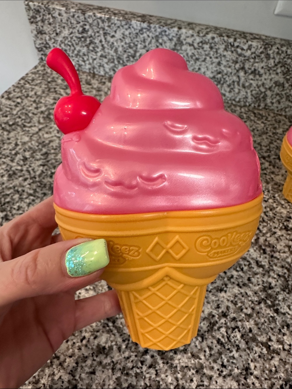 Moose Toys Cookeez Makery Yum Yumz Pink Ice Cream Cone and Plush Toys